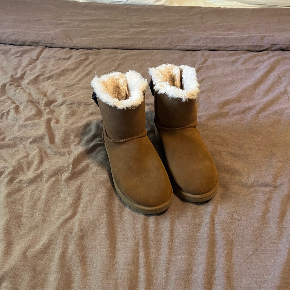 Womens mini bow Ugg Boots